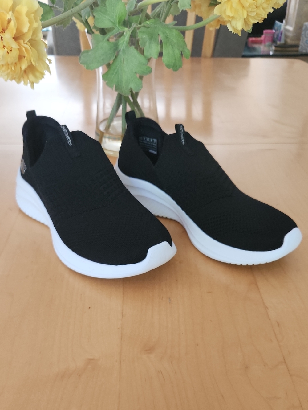 Ladies Skechers Air Cooled - Picture 2 of 5